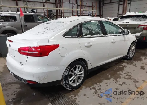 2016 Ford Focus Se z USA, uszkodzony, nr VIN 1FADP3F21GL297110